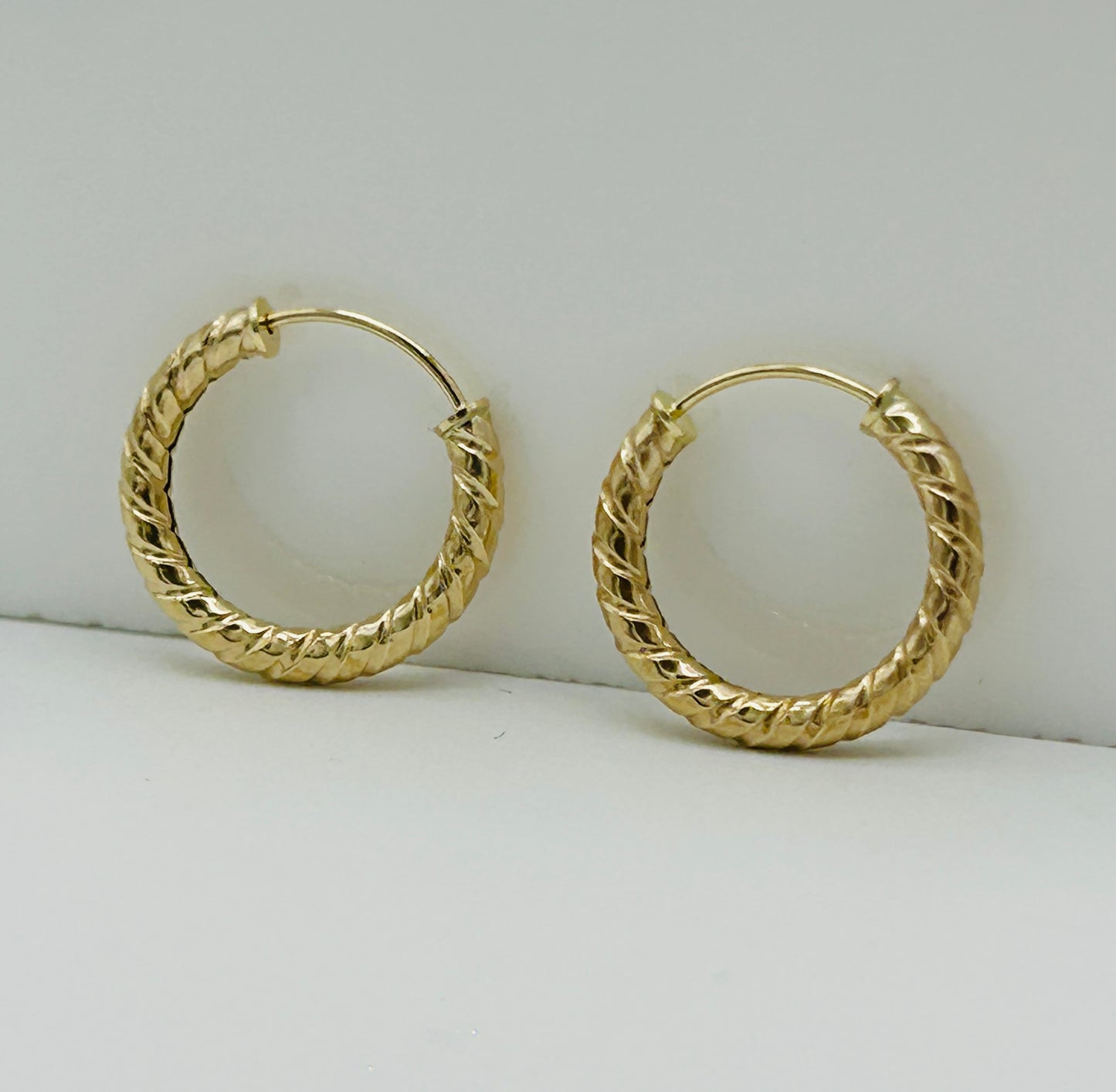 9ct Yellow Gold 2mm Twisted Round Sleeper Earring