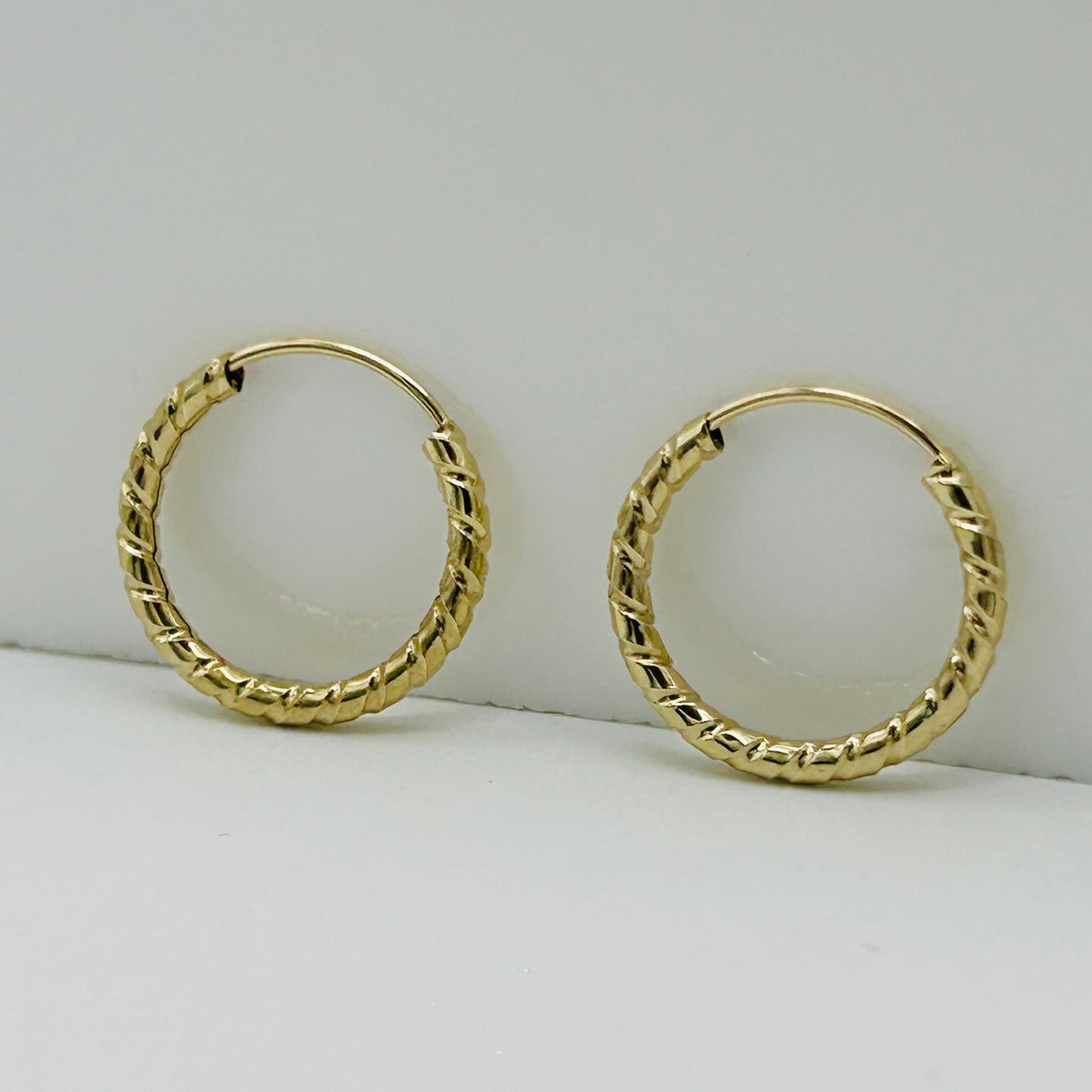 9ct Yellow Gold 1.5mm Twisted Round Sleeper Earring