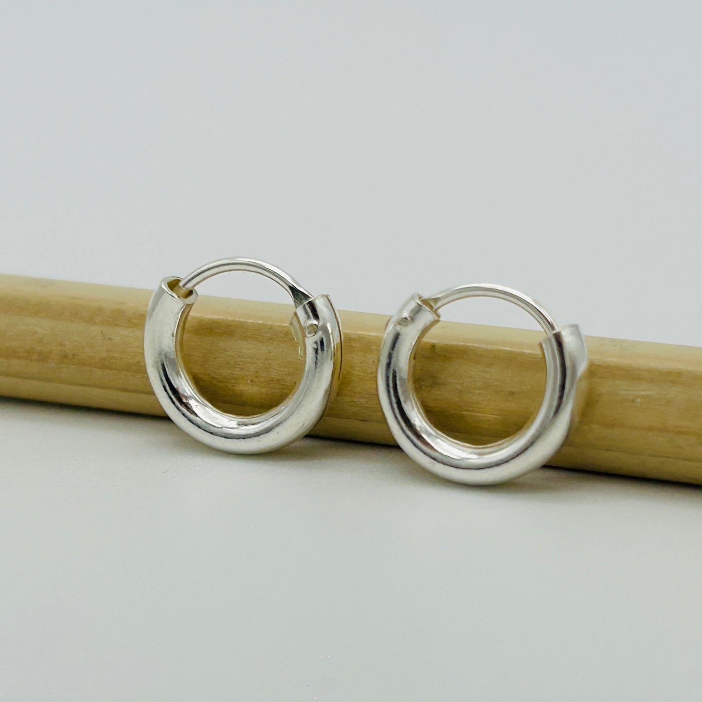 925 Sterling Silver 2.5mm Plain Round Sleeper Earrings